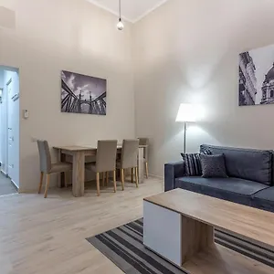 Goldcentral Akacfa-next To Mazel Tov-brilliant Location Apartamento